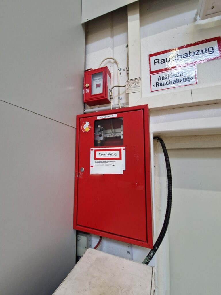 Elektrische RWA gekoppelt mit pneumatischer RWA